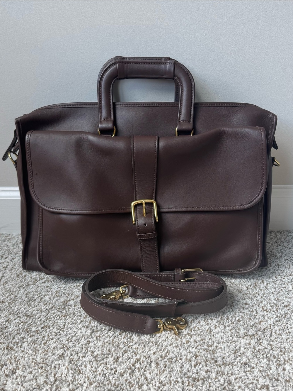 Classic Brown Leather Briefcase with Adjustable Strap